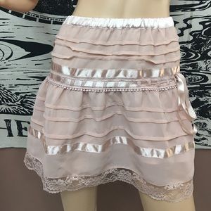 NEW H&M pink skirt w/lace trim and ribbon detail
